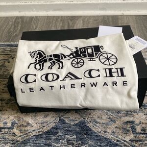 Coach Horse & Carriage Tee Shirt sz S